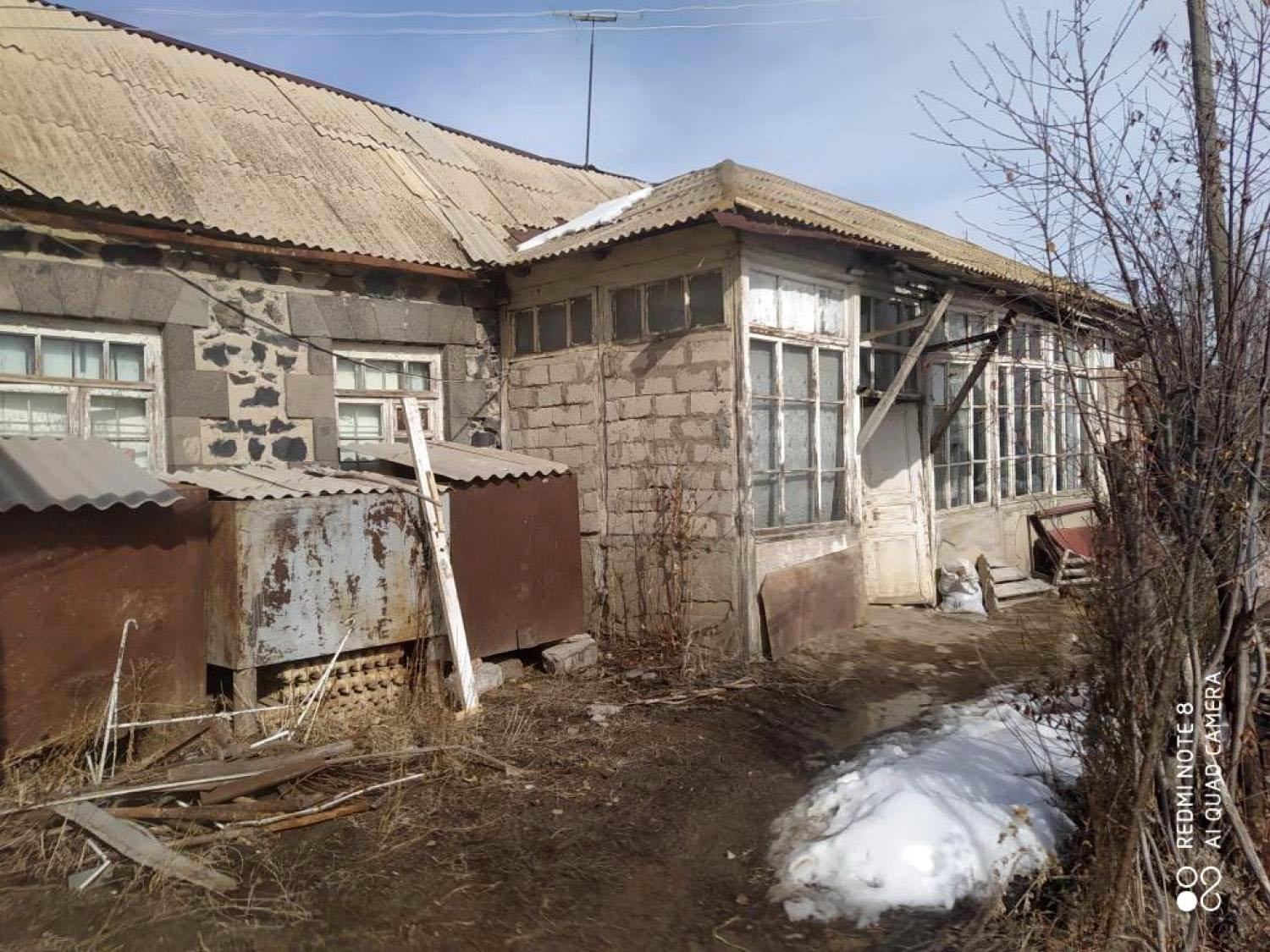 Բնակելի տան 2/5 բաժնեմասը, Մ․ Մասրիկ